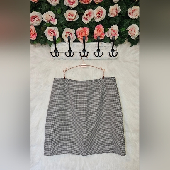 Carroll Reed Classic Houndstooth Mini Skirt - Picture 1 of 6